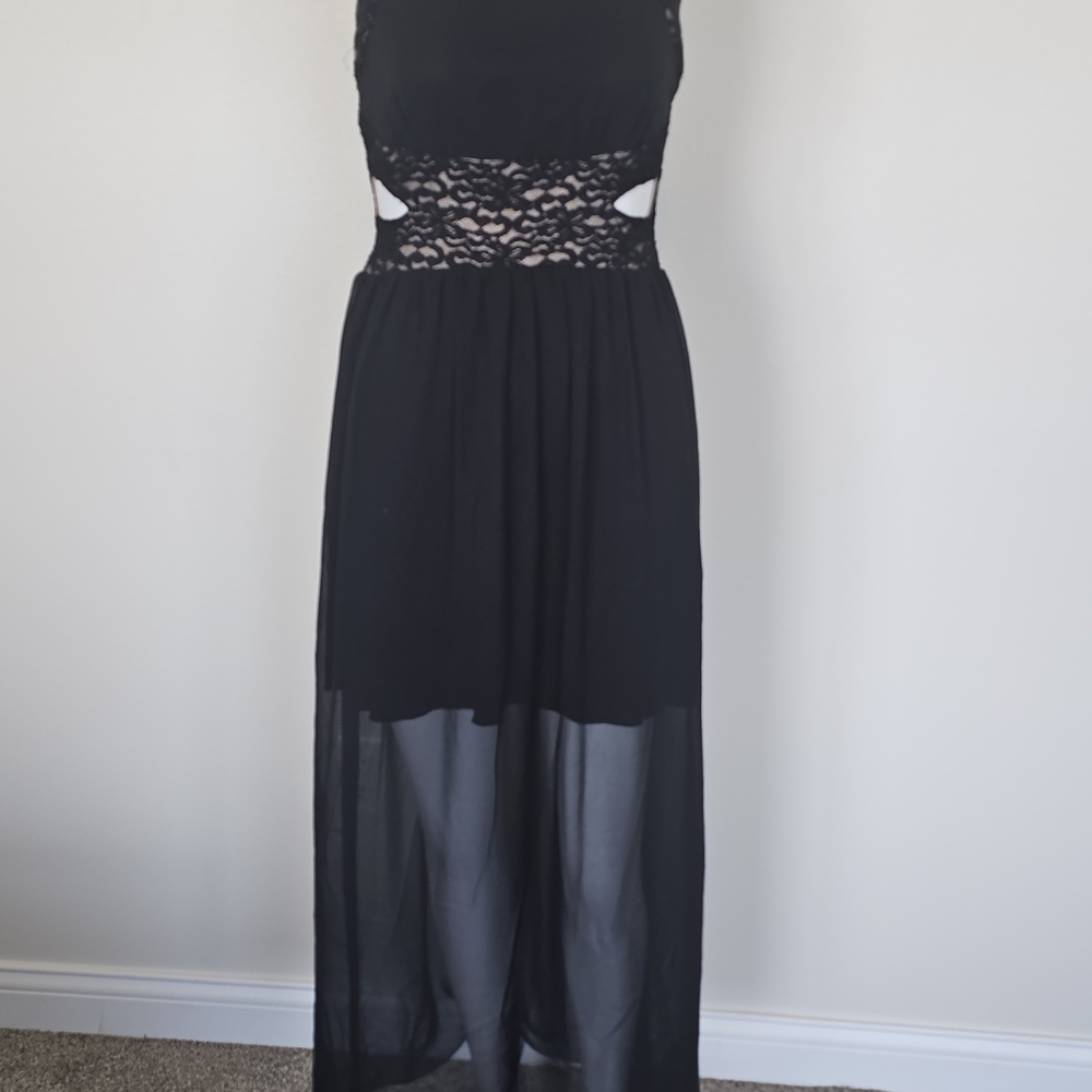 Elegant Black Lace Maxi Dress